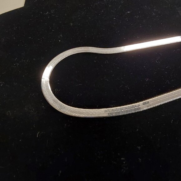 Sterling Silver 18" Herringbone 4.5mm Necklace - Picture 3 of 5
